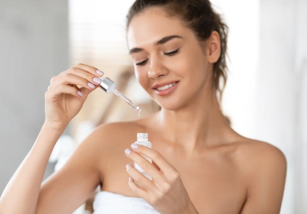 Inspirasi Fashion Minimalis dan Makeup Natural dengan Sentuhan Lavite